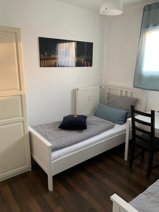 Zum Armen Mann Bed & Breakfast Дюселдорф Екстериор снимка