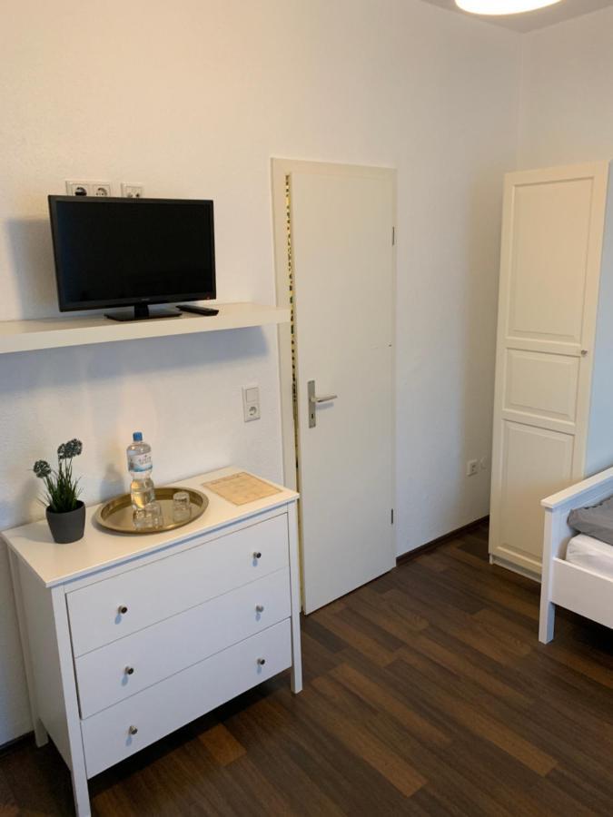 Zum Armen Mann Bed & Breakfast Дюселдорф Екстериор снимка