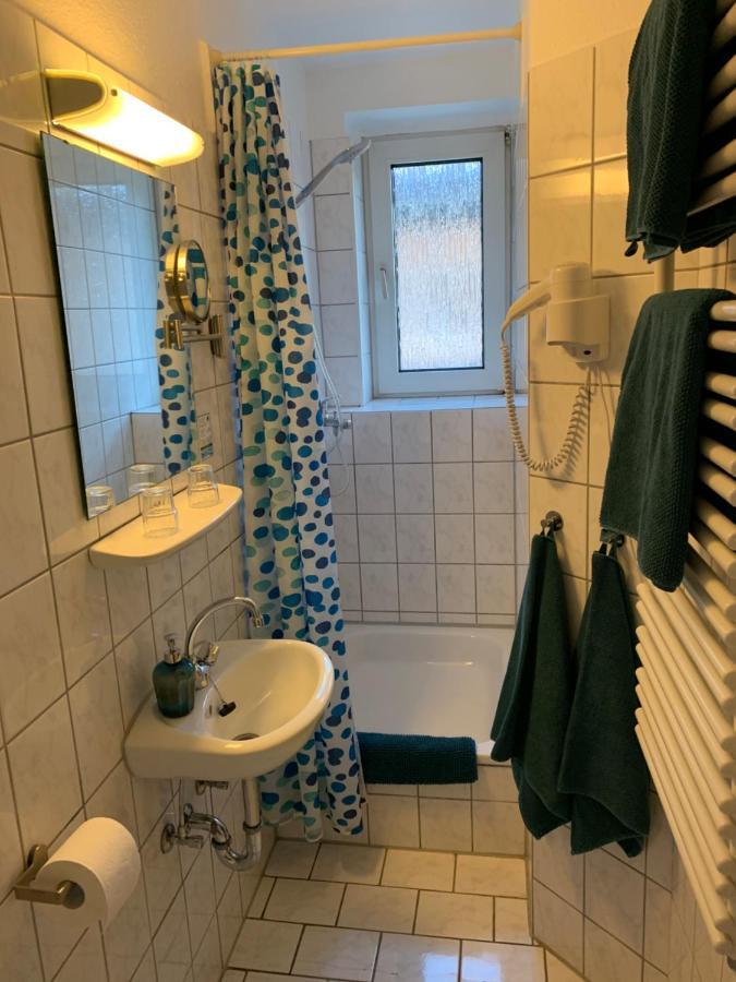Zum Armen Mann Bed & Breakfast Дюселдорф Екстериор снимка