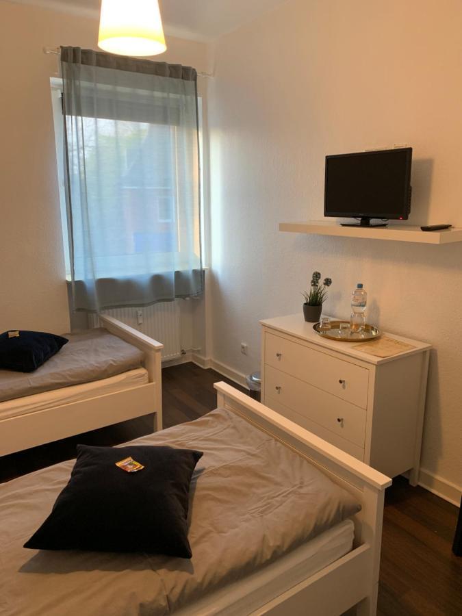 Zum Armen Mann Bed & Breakfast Дюселдорф Екстериор снимка