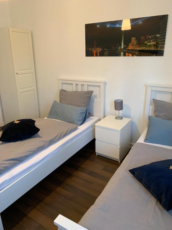 Zum Armen Mann Bed & Breakfast Дюселдорф Екстериор снимка