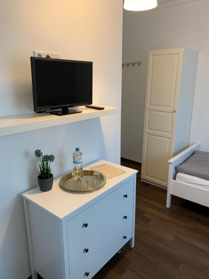 Zum Armen Mann Bed & Breakfast Дюселдорф Екстериор снимка