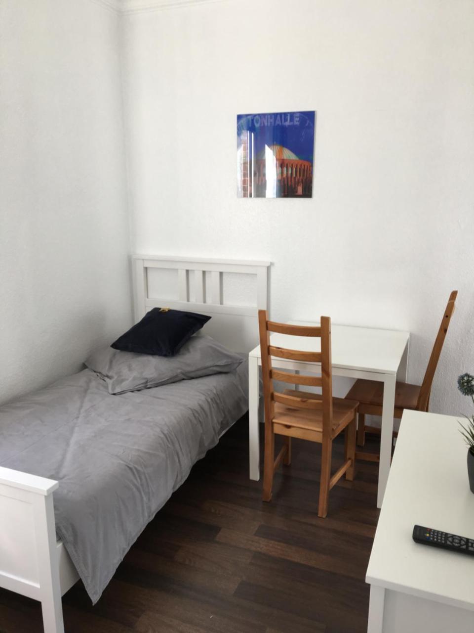 Zum Armen Mann Bed & Breakfast Дюселдорф Екстериор снимка