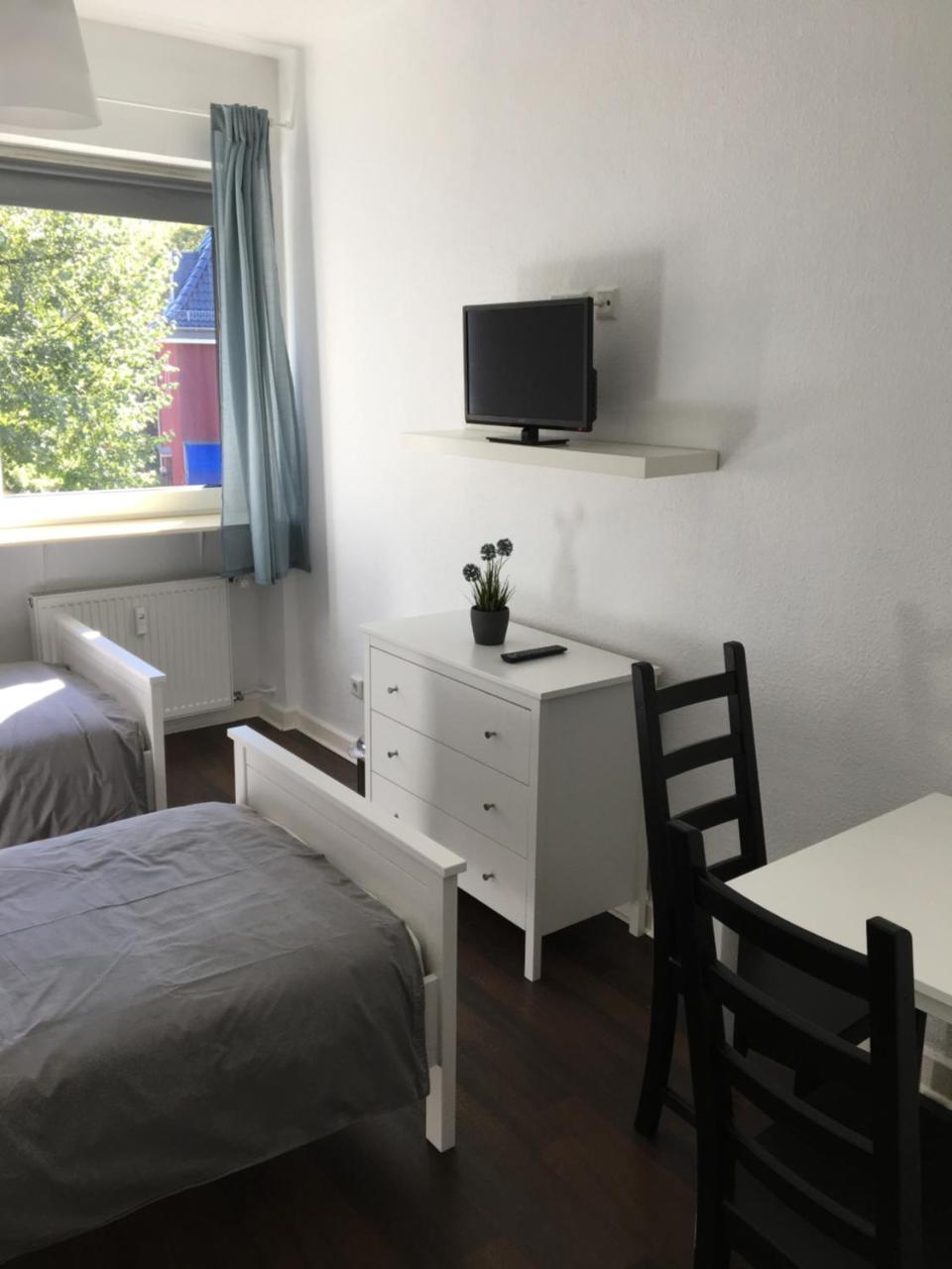 Zum Armen Mann Bed & Breakfast Дюселдорф Екстериор снимка