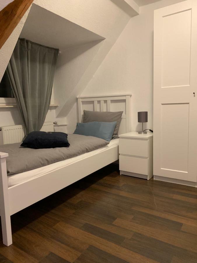 Zum Armen Mann Bed & Breakfast Дюселдорф Екстериор снимка